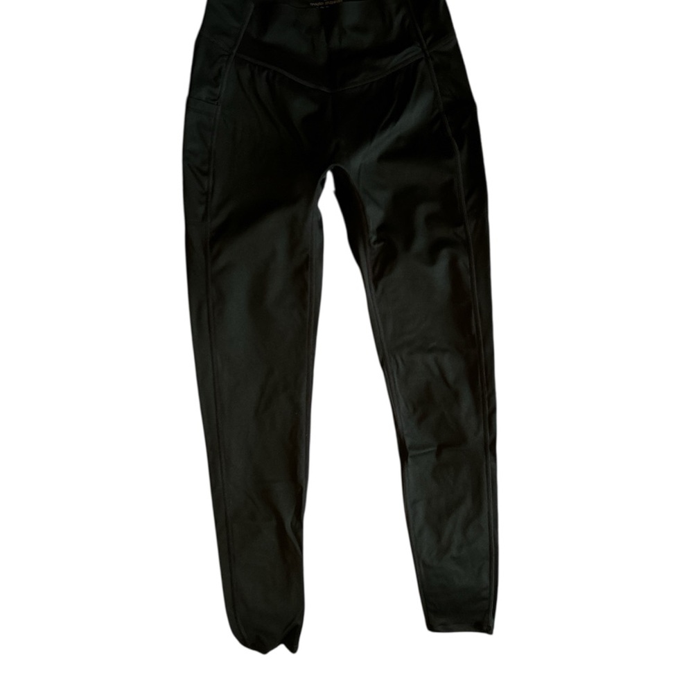 Stylish Black Leggings w/pockets!